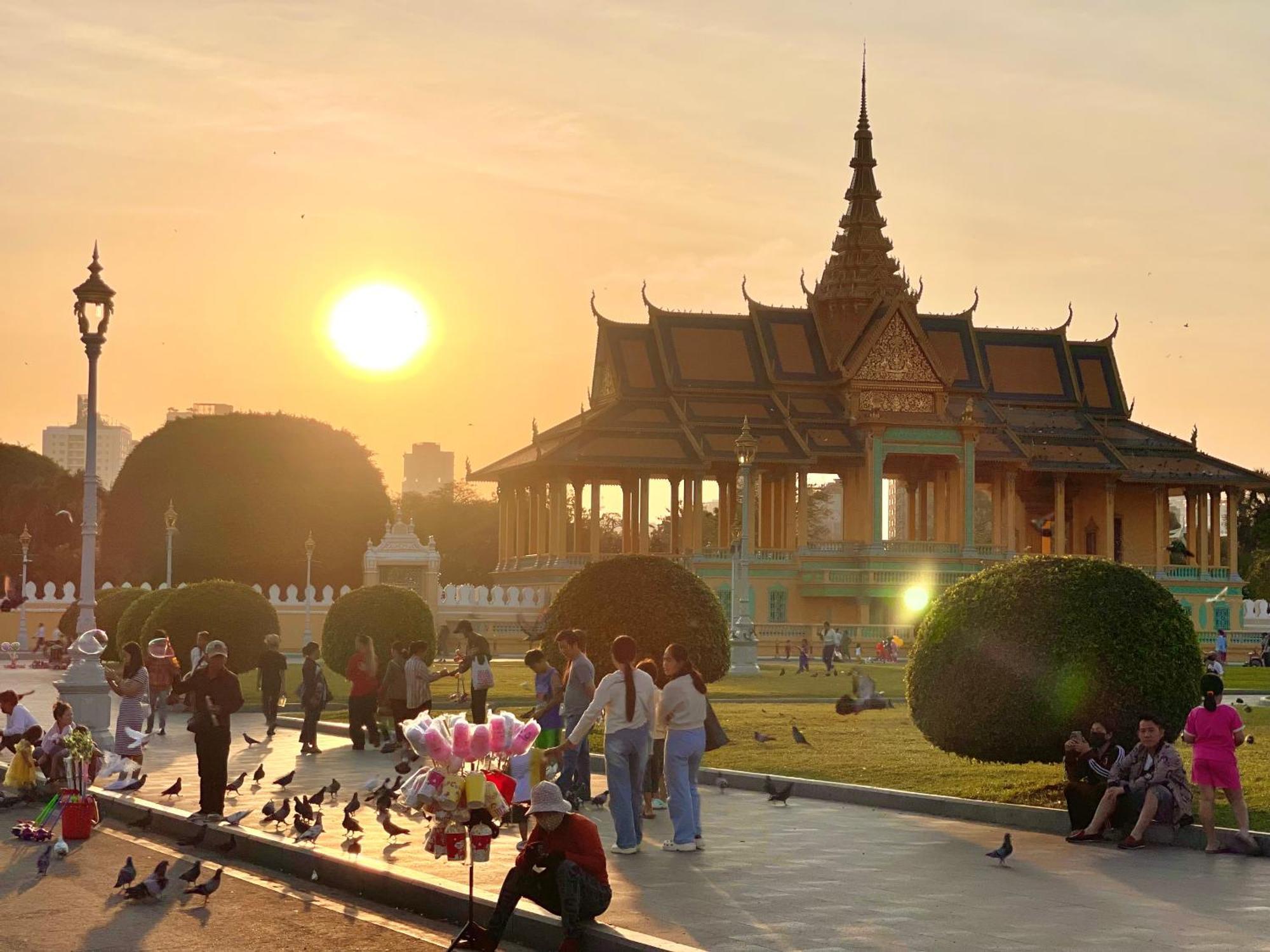 Sky Residence - 50M To Museum And Riverside Phnom Penh Esterno foto
