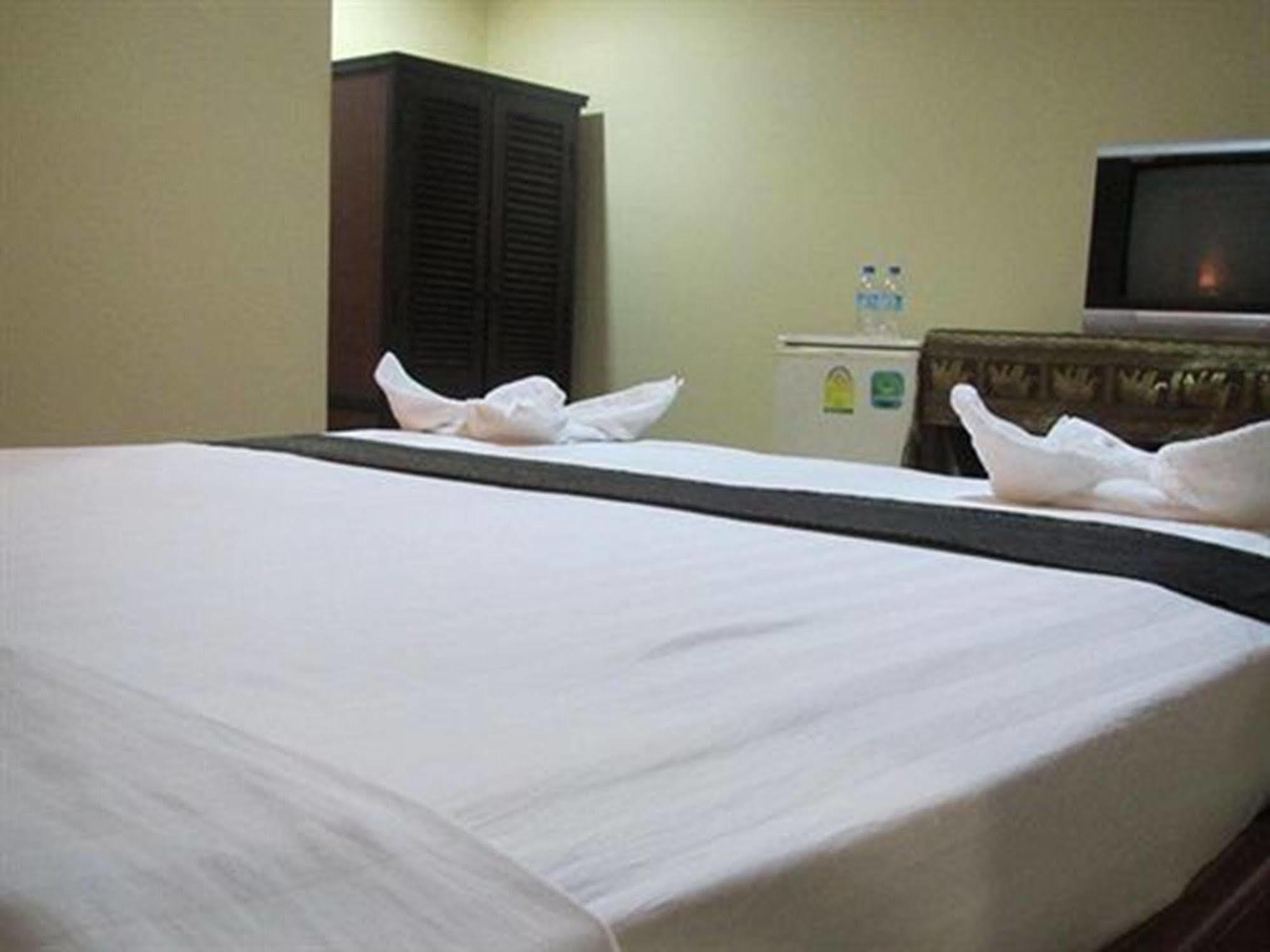 Sky Residence - 50M To Museum And Riverside Phnom Penh Esterno foto